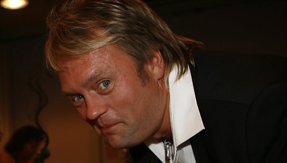 Vennerne er der for Johnny i den svære tid