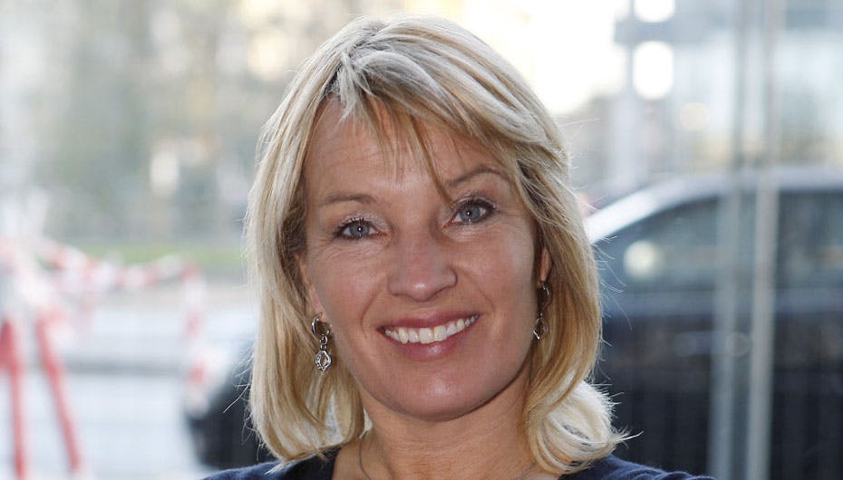 Vicestatsministeren har god grund til at smile - regeingens nye lovindgreb sparer hende for 40.000 kroner i 2009 ifølge Ekstra Bladet