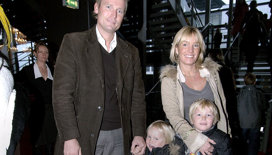 Lene Espersen med manden Danny og deres drenge Marcus og Robert til filmpremiere i 2007