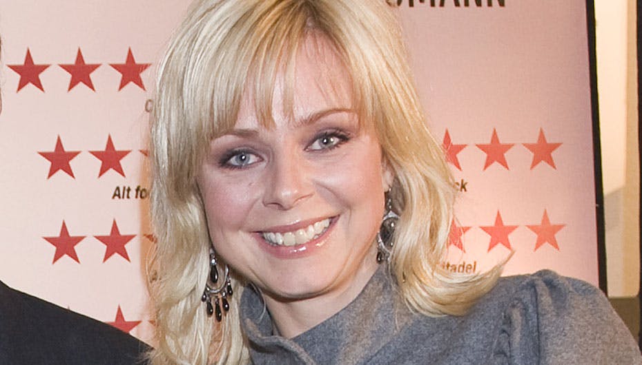 Lene Maria har grund til at være glad, hun har netop modtaget en fornem pris