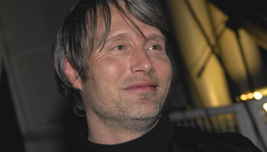 Mads Mikkelsen har intet at rive i for tiden, men det passer ham egentlig meget godt