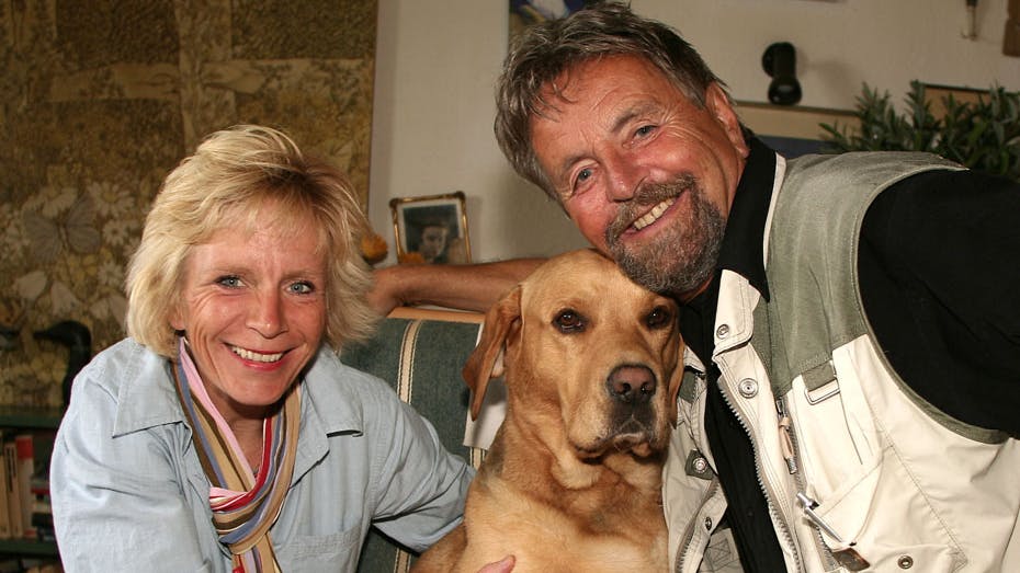 Susanne Lichtenstein og Poul Thomsen havde golden retrieveren Farbror med, da de blev gift i 2006 – nu er festen forbi