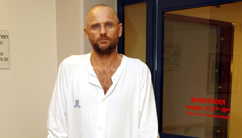 Henrik Qvortrup føler sig ensom og forladt på det svenske hospital