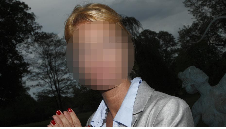 Den 40-årige kvinde blev tirsdag fyret som foredragsholder