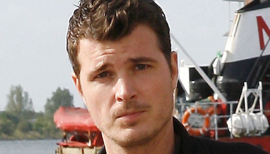 Pelle aner ikke, om han får sine mange penge igen, eller om de er tabt