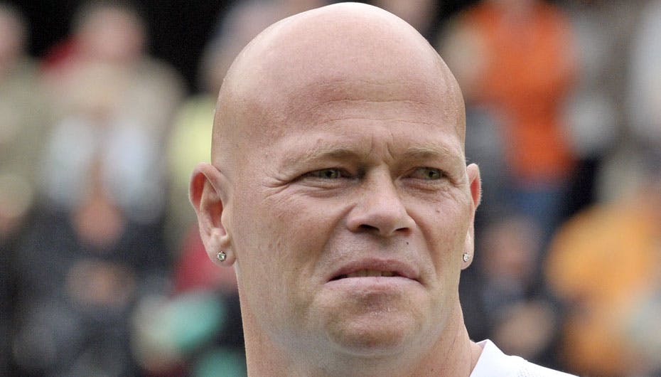 Stig Tøfting stiller gerne op mod Simon Kvamm i en test om, hvem der har den højeste intelligenskvotient