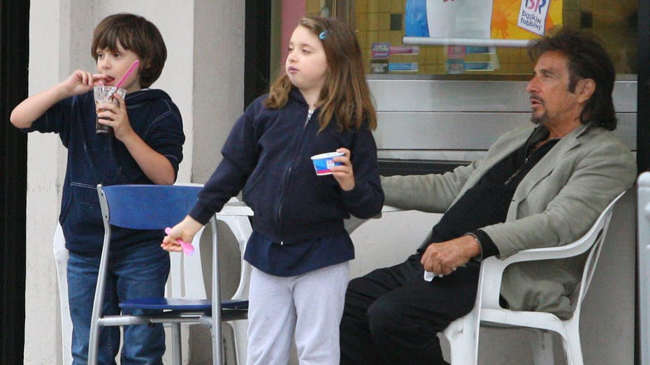 Al Pacino fløj sine otte-årige tvillinger, som han har sammen med sin eks-kæreste Beverly D'Angelo, en tur i Legoland