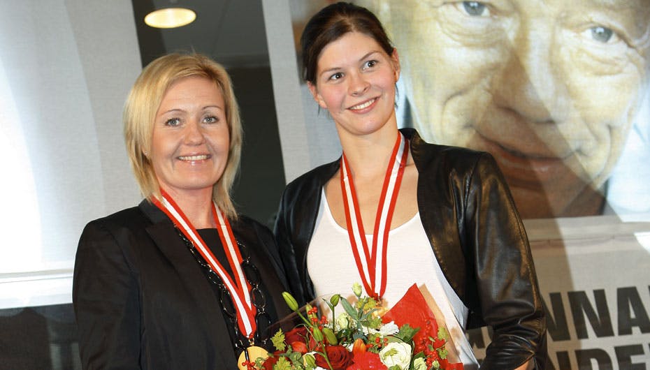 Kulturminister Carina Christensen overrakte prisen som årets idrætsprofil til Lotte Friis