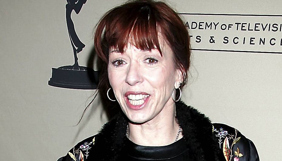 https://imgix.seoghoer.dk/media/se-og-hoer/kendte-dk09/september/mackenzie-phillips1-jpg.jpg