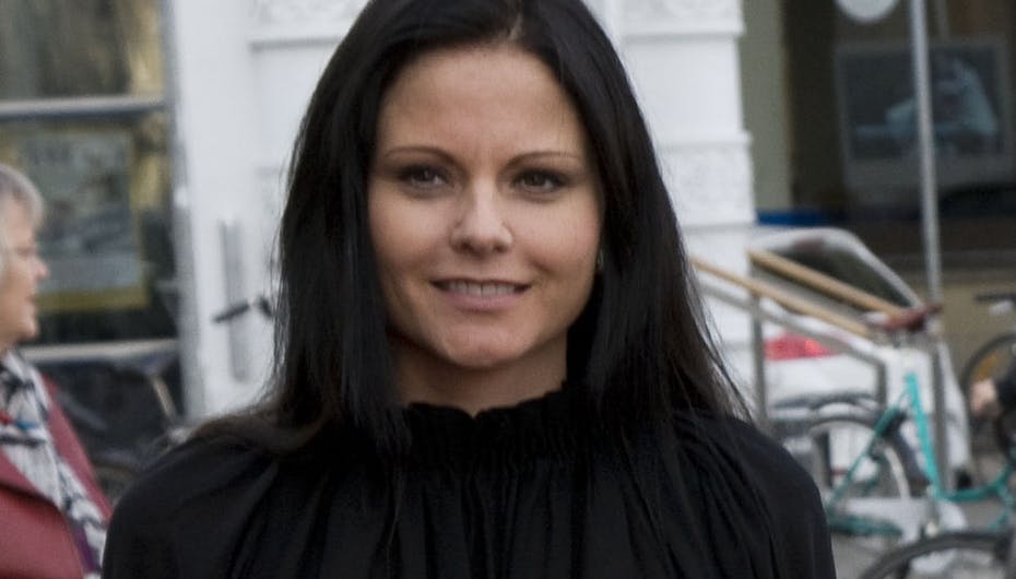 Mariia Hirse fulgtes med eksmanden Peter Asschenfeldt til lanceringen af Dennis Knudsens nye makeupserie