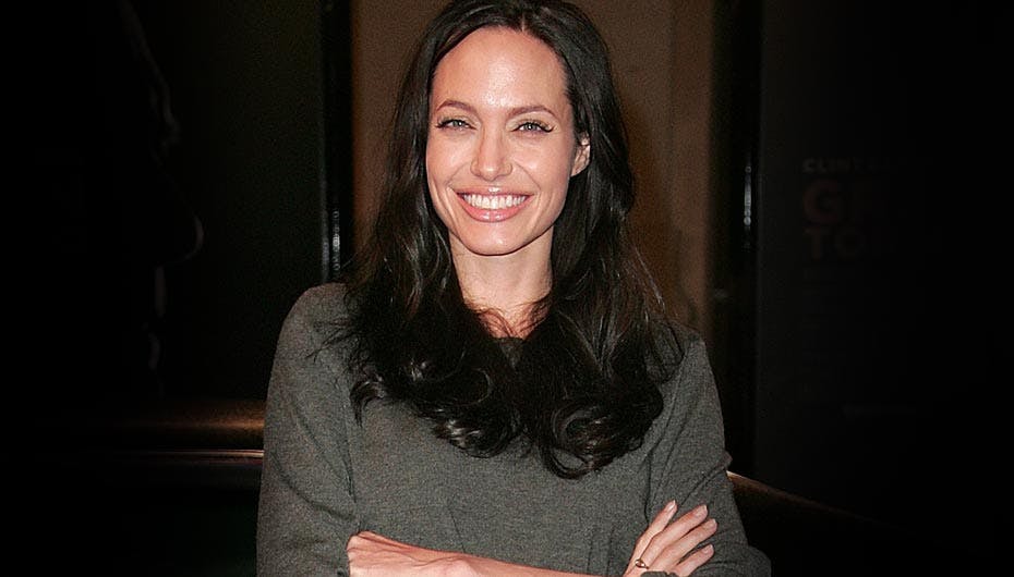 Angelina Jolie sværger til voksbehandlinger og får endda vokset sine tæer