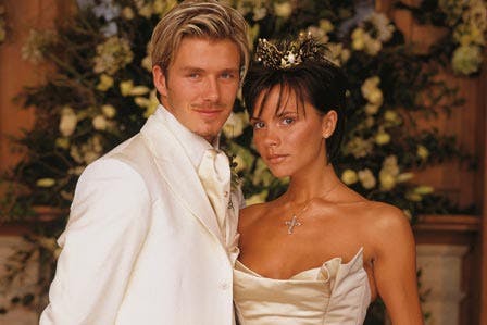 https://imgix.seoghoer.dk/media/se-og-hoer/kendte-udland/beckham-bryllup-stort-jpg.jpg