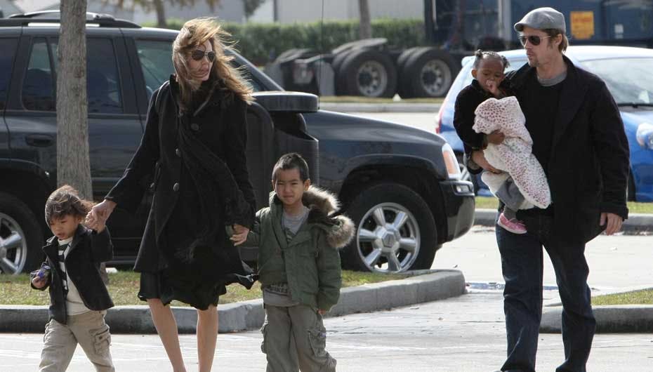 Brad og Angelina er flyttet til Frankrig med deres 6 børn