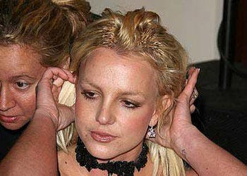 https://imgix.seoghoer.dk/media/se-og-hoer/kendte-udland/britneybirthday1-jpg.jpg