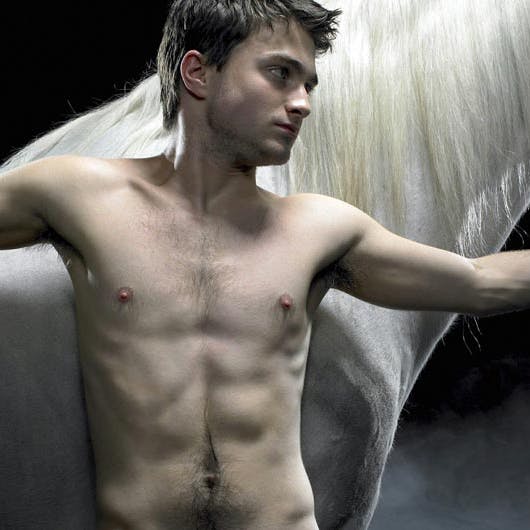 https://imgix.seoghoer.dk/media/se-og-hoer/kendte-udland/daniel-radcliffe-nogen1-jpg.jpg