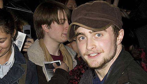 https://imgix.seoghoer.dk/media/se-og-hoer/kendte-udland/daniel-radcliffe-vil-feste1-jpg.jpg