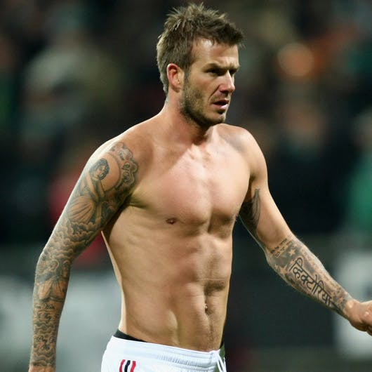 https://imgix.seoghoer.dk/media/se-og-hoer/kendte-udland/david-beckham-topless1-jpg.jpg