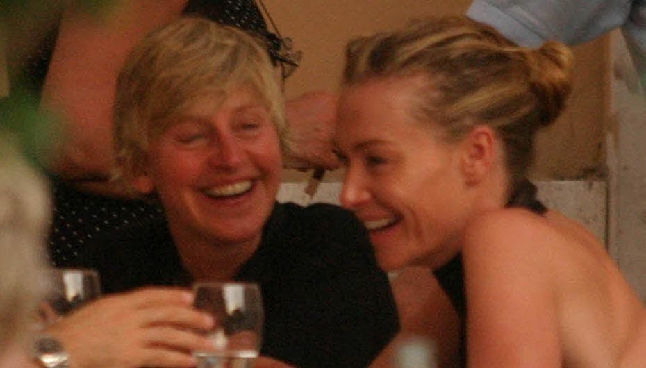 https://imgix.seoghoer.dk/media/se-og-hoer/kendte-udland/elle-og-portia-giftes1-jpg.jpg