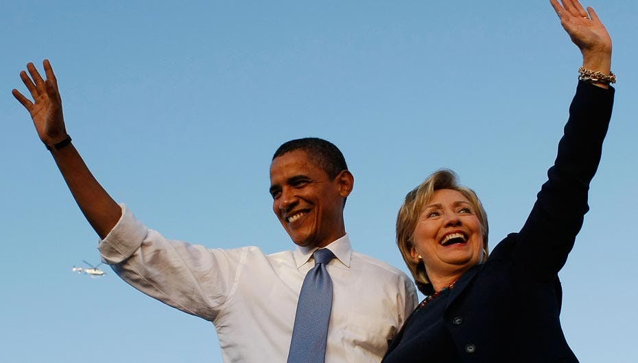 Barack Obama og Hillary Clinton. Før bitre rivaler. Nu på samme hold