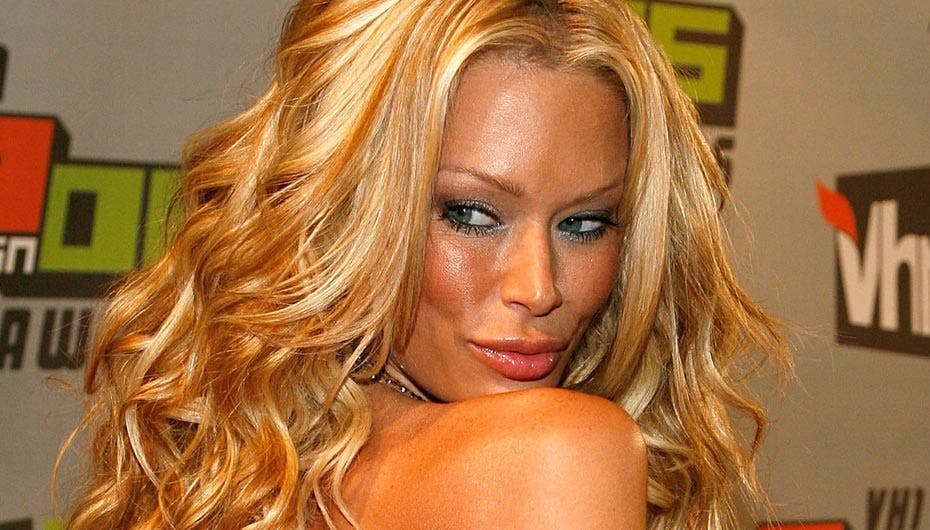 Jenna drømmer om at gå i Angelina Jolies fodspor og få en masse børn