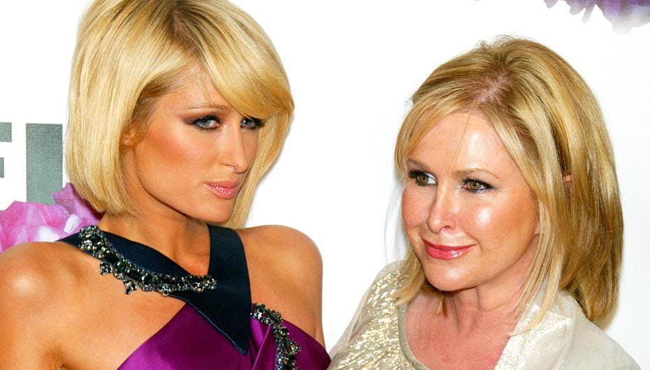 Paris Hilton havde glemt at informere sin mor om sexscenerne i en ny dokumentarfilm