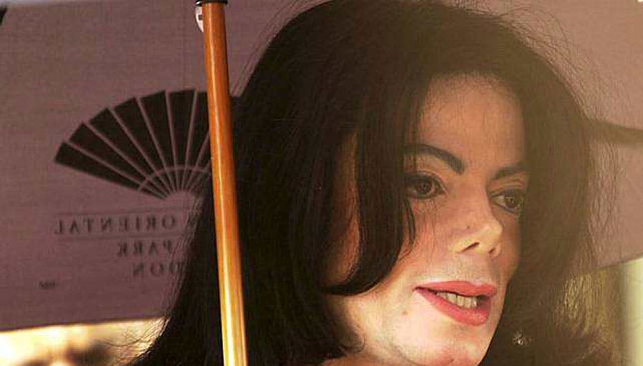 Jackson gider ikke længere hedde Michael eller Wacko Jacko, så nu kalder han sig Mikaeel og er muslim