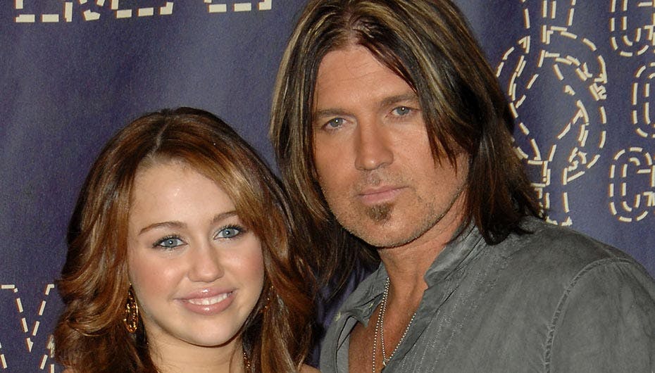 Miley og hendes far Billy Ray vil hellere tjene penge på musik end på TV-showet "Hannah Montana", som har gjort Miley til en stjerne