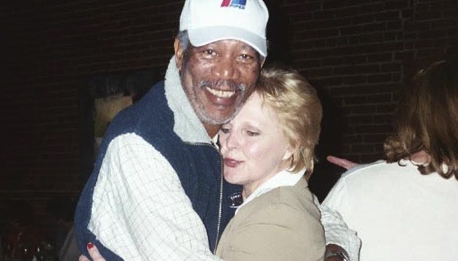Forholdet mellem Morgan Freeman og Mary Joyce er ved at udvikle sig til et ægteskab