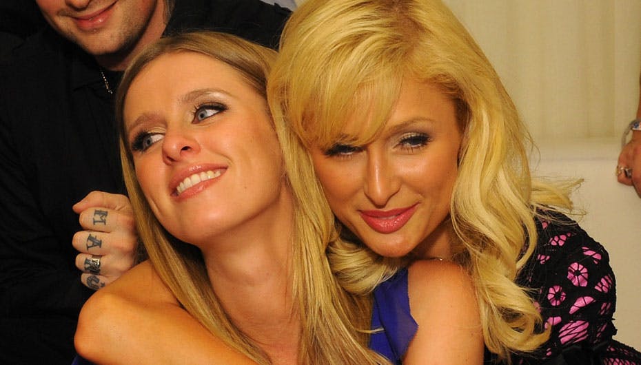 Paris Hilton fejrer søster Nicky's fødselsdag