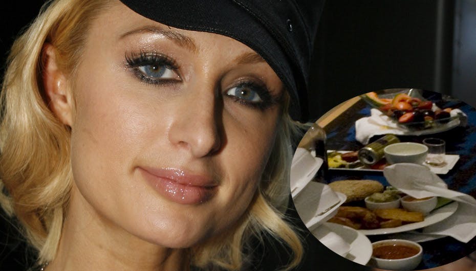 Paris Hilton havde svinet sit hotelværelse til og kastet sig ud i et sandt madorgie