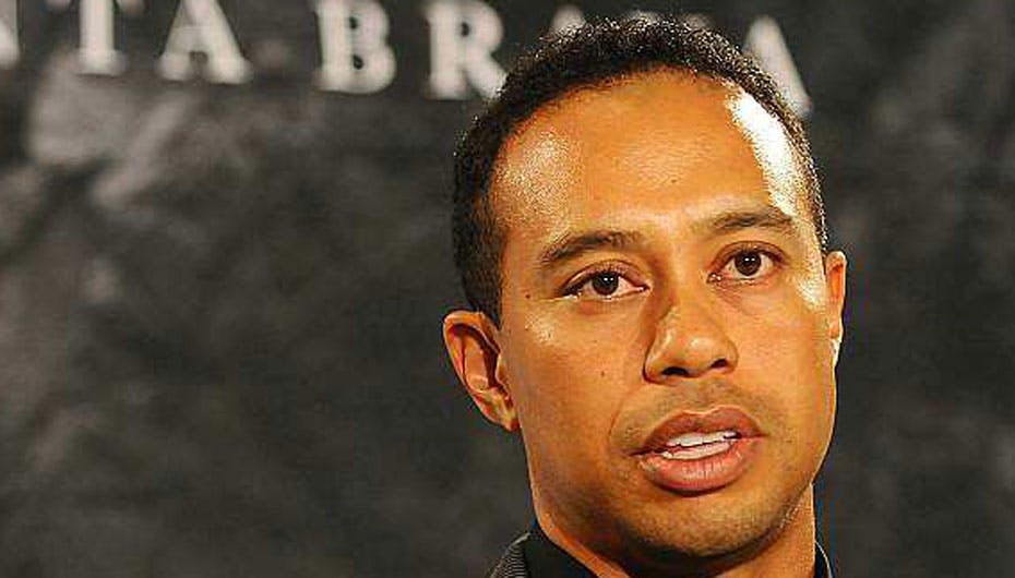 https://imgix.seoghoer.dk/media/se-og-hoer/kendte-udland/tiger-woods-fyret-jpg.jpg