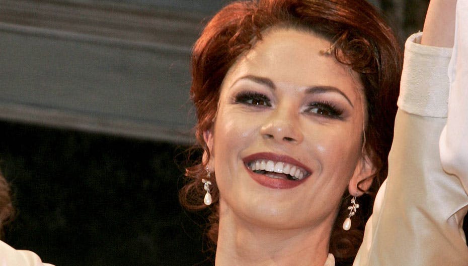 Catherine Zeta-Jones får flotte anmeldelser for sin rolle i "A Little Night Music" på Broadway