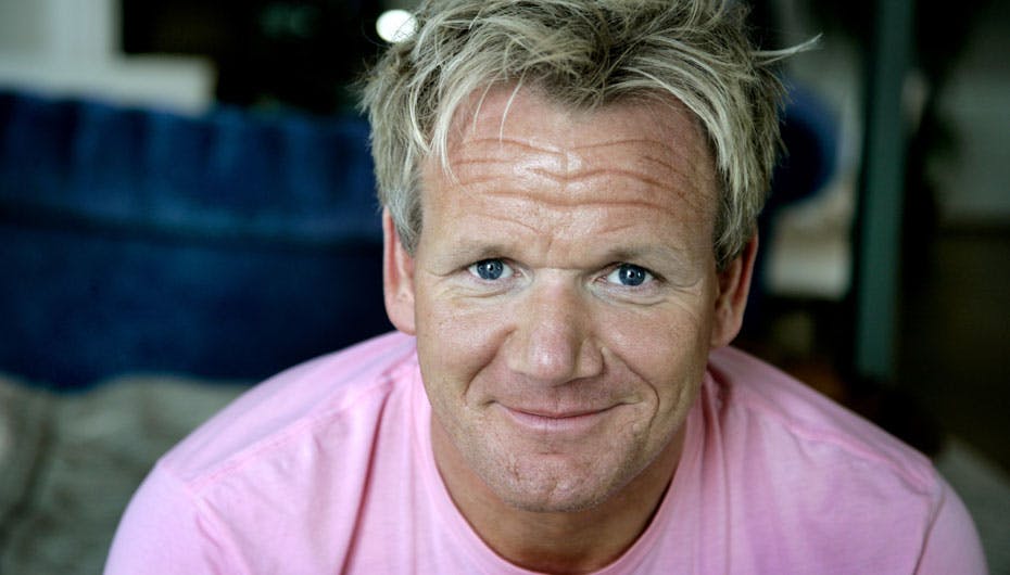 Gordon Ramsay er berømt for at sætte kokke og restauratører i sving i programmerne "Kitchen Nightmare", men også i privaten forlanger han noget af sine gæster. Til jul skal Victoria Beckham stå kalkunen