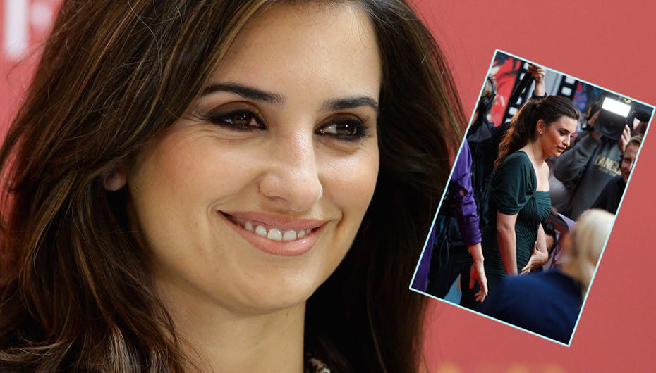 Da Penélope Cruz var i Berlin mandag, holdt hun en beskyttende hånd på sin voksende mave