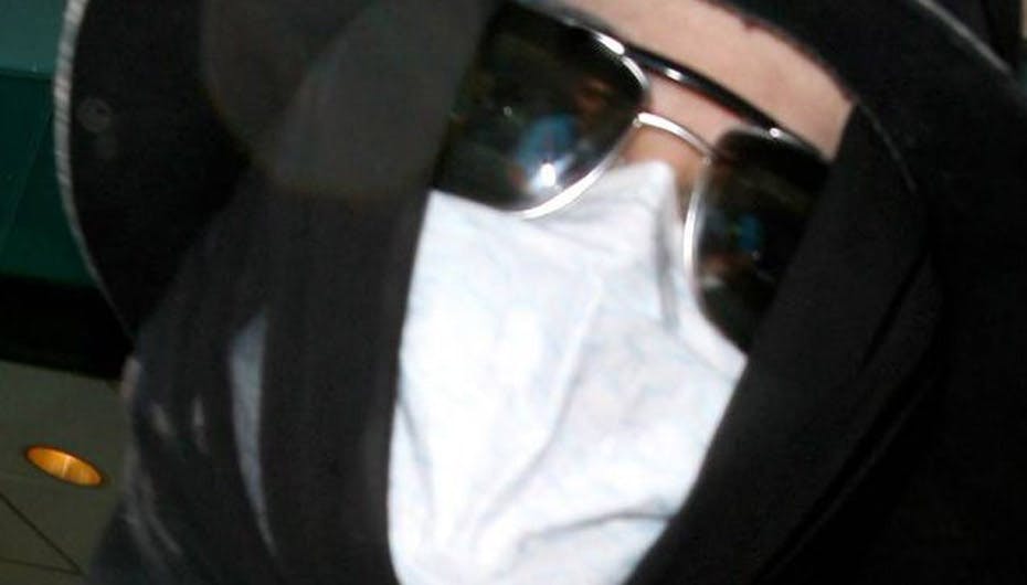 Over hele verden bar Michael Jackson maske som følge af sin forurenings-paranoia - selv var han ret god til at fylde sig med gift