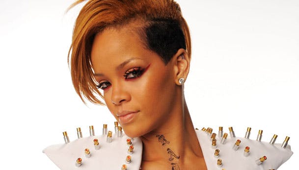 https://imgix.seoghoer.dk/media/se-og-hoer/musik-09/december/rihanna-nogen-hjemme2-jpg.jpg