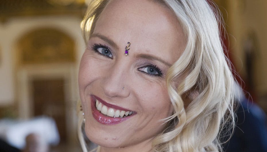 Anita Lerche har lagt alverdens indere for sine fødder med sit smukke udseende og skønne sang