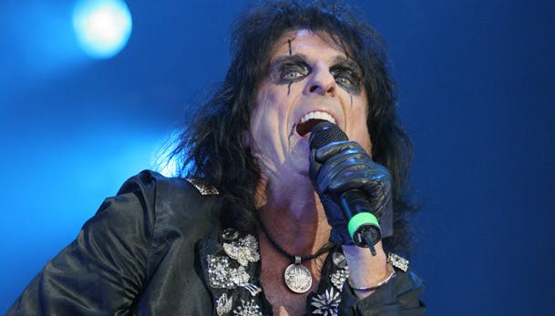 https://imgix.seoghoer.dk/media/se-og-hoer/musik/alice-cooper2-jpg.jpg