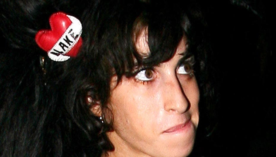 https://imgix.seoghoer.dk/media/se-og-hoer/musik/amy-winehouse-born1-jpg.jpg