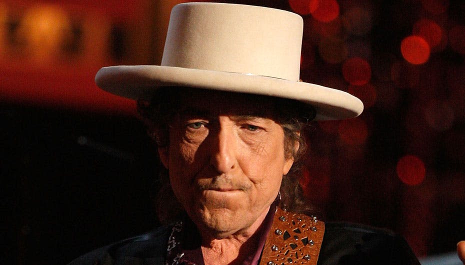 Bob Dylan havde svært ved at overbevise en ung kvindelig betjent om, at han altså er en megarig berømthed