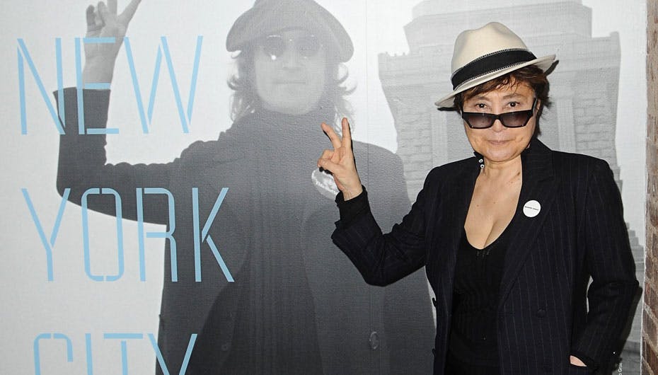 Yoko Ono er ikke blevet mindre sær og kontroversiel med årene