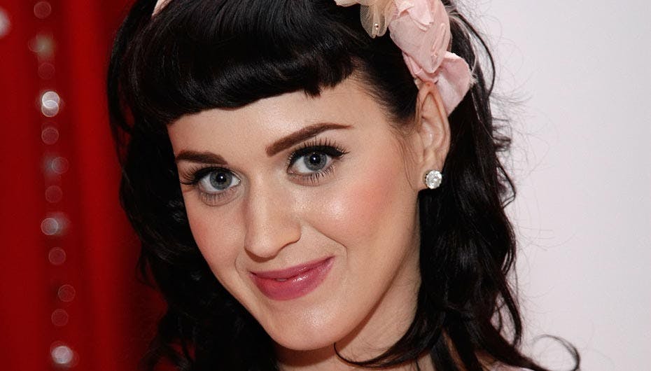 https://imgix.seoghoer.dk/media/se-og-hoer/musik/katyperryforlovet1-jpg.jpg