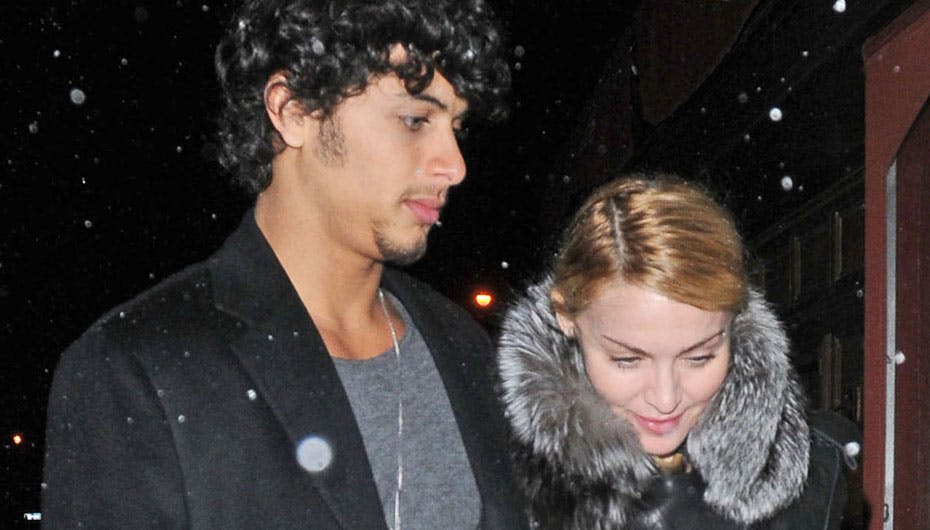 23-årige Jesus var så vild med 50-årige Madonna, at hav drømte om, at hun skulle føde ham et barn