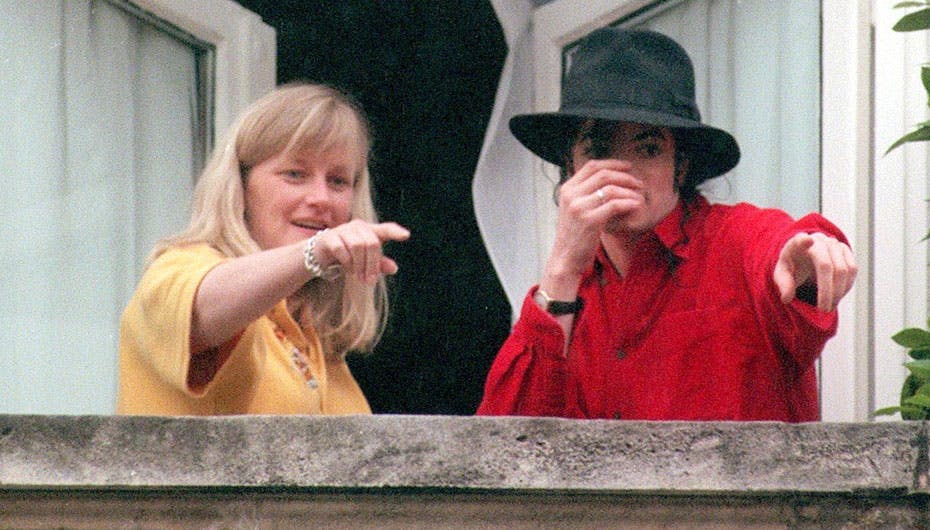 Debbie og Michael optrådte meget sjældent offentligt sammen – her er han for en gangs skyld uden maske under en af parrets rejser til Frankrig
