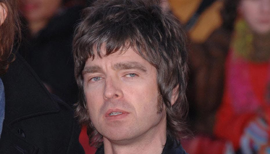 Noel Gallagher fik sig en omgang kongelig kokain, da han snuppede en bane på dronning Elizabeths toilet