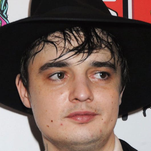 https://imgix.seoghoer.dk/media/se-og-hoer/musik/pete-doherty-krig-oasis1-jpg.jpg