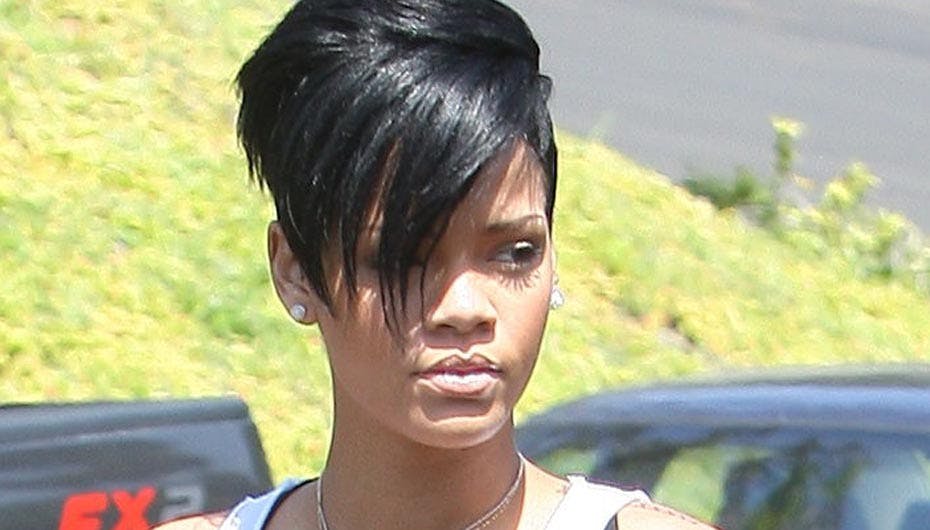 Rihanna har fyret op under 2 ungersvende
