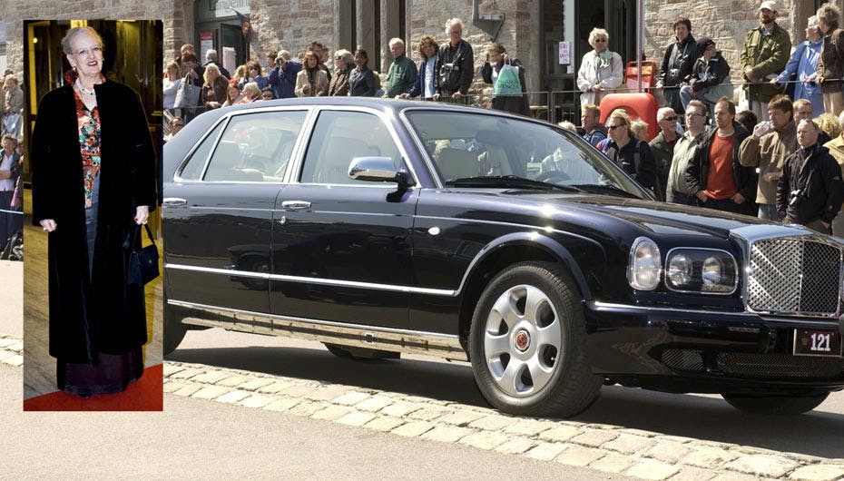 Dronning Margrethe susede afsted i sin store Bentley