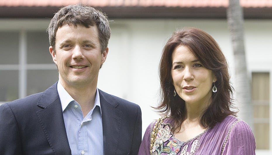 Frederik og Mary besøger Thailand, mens landets hovedstad Bangkok hærges af massivt politiopbud og voldsomme demonstrationer