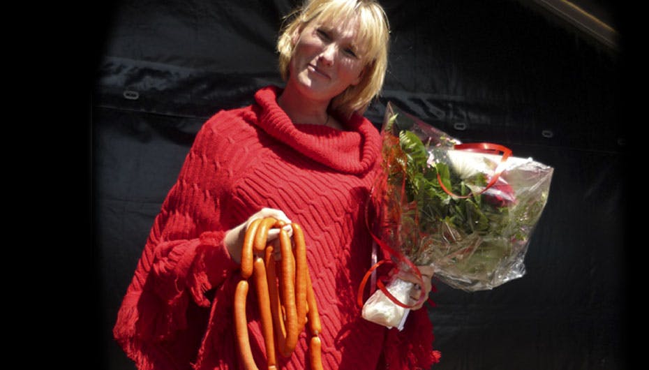 Camilla af Rosenborg er nok adelig, men ikke for fin til at servere landets uofficielle nationalspise, hotdogs